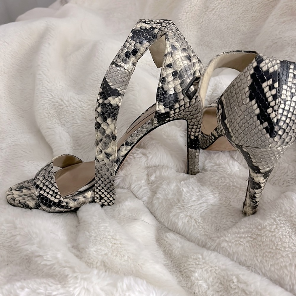 BCBG MAXAZRIA SIZE 8 made in Italy size 38